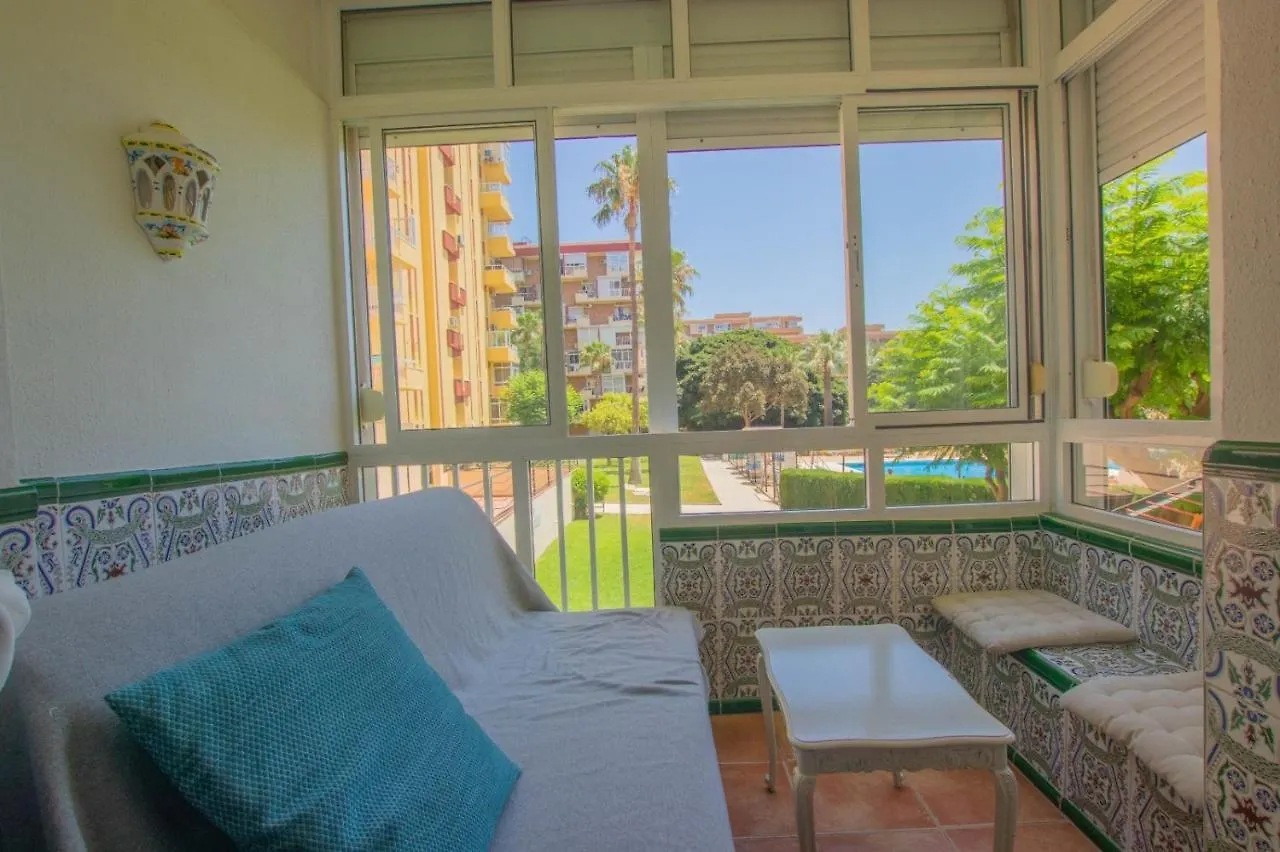 Apartment Seaside Vista Apartment: Pool Views Near Beach Benalmadena