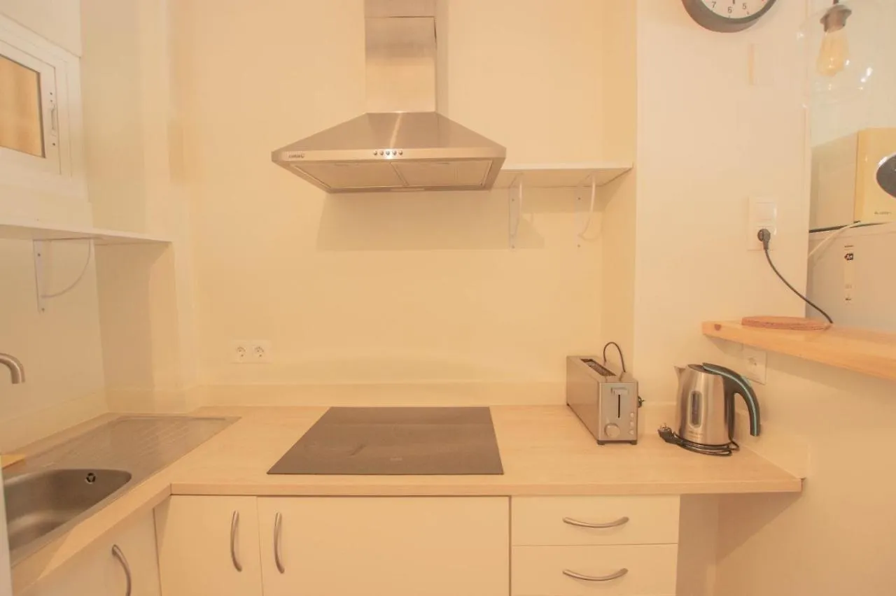 Seaside Vista Apartment: Pool Views Near Beach Benalmadena Apartment